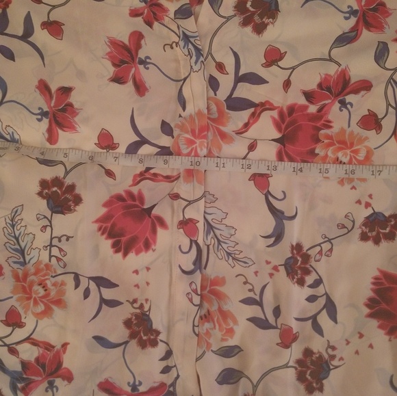 blouse - Picture 4 of 6